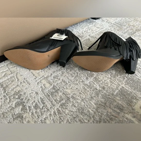 NWT Jessica Simpson Black Fringe Heeled Bootie Side Zipper in Size 6.5. - Picture 5 of 5